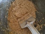 तिळाची चिक्की/तिळगुळ चिक्की (tilgud chikki recipe in marathi)