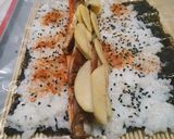 Foto langkah ke 6 dari resep Crispy Sushi Roll.