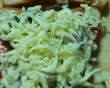 A picture of step 3 of Bread pizza.