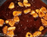 Foto del paso 5 de la receta: Huevos fritos con vieiras, langostinos y sepia