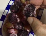 A picture of step 3 of Grapes frozen candy.