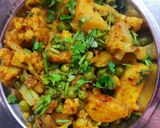 A picture of step 7 of Aloo Gobi Matar (Potato, Cauliflower, and Pea Curry).