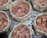 Foto del paso 2 de la receta: Canastitas de jamón y queso 🧀