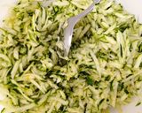 Sajtos-cukkínis golyók recept fázis 1 fotója