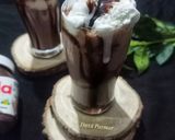 A picture of step 4 of Banana Nutella Milkshake.