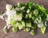 Foto del paso 1 de la receta: Pollo al verdeo y mostaza con arroz