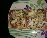 A picture of step 3 of Tawa Bread Pizza.