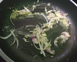 Foto langkah ke 3 dari resep Tumis dori enoki.