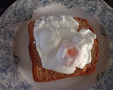Foto del paso 4 de la receta: Huevos escalfados con guarnición de espárragos
