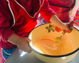 Foto del paso 3 de la receta: 🥧BIZCOCHO🥮 DE ❤️LUCA❤️ (con pasas de uva 🍇 y chocolate 🍫)