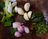 Foto langkah ke 1 dari resep Sop Sayuran Segar.