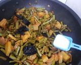A picture of step 7 of Gawar Sabji.