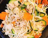 Hình bước làm 3 của món Ức gà xào thập cẩm
