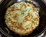 Foto del paso 4 de la receta: Tortilla de huevo con chícharos
