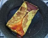 Foto langkah ke 5 dari resep Bacon Egg Cheese Sandwich.