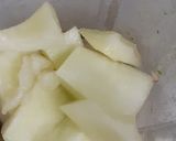 A picture of step 1 of Melon juice.
