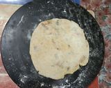 A picture of step 5 of Spicy onion and tomato paratha.