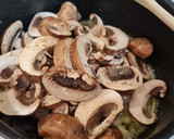 Foto del paso 2 de la receta: Salteado de pulpo con champiñones