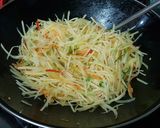 Foto langkah ke 4 dari resep Gamja Bokkeum (Korean Stir Fry Potatoes).
