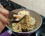 A picture of step 7 of Garlic fettuccine.