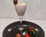 A picture of step 4 of Strawberry Milkshake.