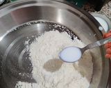 A picture of step 1 of Coconut twist burfi.