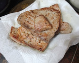 Foto del paso 3 de la receta: Chuleta de atún asado con papas arrugas y mojo