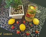 Foto langkah ke 5 dari resep Infused water Lemon,strawberry,mint.