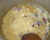 A picture of step 3 of Pineapple Scrabbled Eggs Indomie.