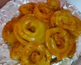 A picture of step 4 of Jalebi.