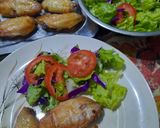 Foto del paso 5 de la receta: Ensalada con repollo morado, tomate, lechuga