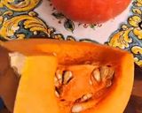 Foto del passaggio 1 della ricetta TORTA DI ZUCCA E MELE con gocce di cioccolato 🍫!😋