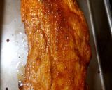 Kolbásszal töltött karaj, vele sült burgonyával recept fázis 4 fotója