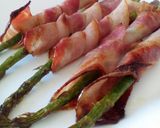 A picture of step 1 of Asparagus Wrapped In Bacon.