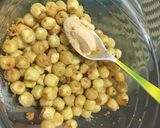 Hình bước làm 3 của món Hạt sen chiên phô mai