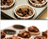 Foto langkah ke 8 dari resep Muffin coklat super nyoklat,NO MIXER hasil tinggi menjulang alias High Dome! XD.