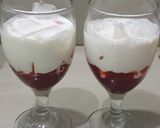 Foto langkah ke 3 dari resep Strawberry milk and jelly.