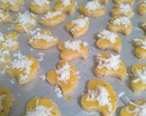 Foto langkah ke 3 dari resep Garlic Cheese Cookies.