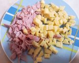 Foto del paso 1 de la receta: Huevos revueltos con jamón y queso