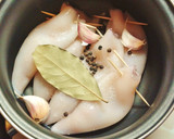 Foto del paso 2 de la receta: Chipirones en su aceite