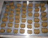 عکس مرحله 3 از دستور قرابیه چنگالی (با مغز خرماو کشمش)