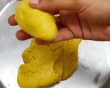 A picture of step 5 of Besan ke Ladoo.