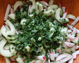 Foto del paso 4 de la receta: Ensalada de pepino y rábano