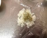 A picture of step 1 of Christmas Onigiri Rice Ball Wreath.