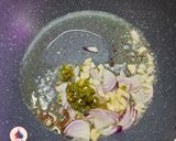 A picture of step 3 of Maharashtrian alu chi patal bhaji.