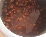 A picture of step 1 of Dal makhani.