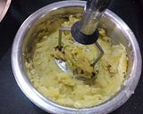 A picture of step 2 of Aloo anardana gujiya.