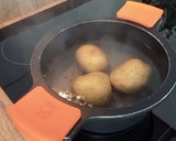 Foto del paso 1 de la receta: Patatas mazárabes tapa típica de Sevilla
