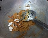 A picture of step 3 of Besan Suji Halwa.