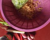 Foto langkah ke 1 dari resep Telur Dadar Pare Khas Pontianak.